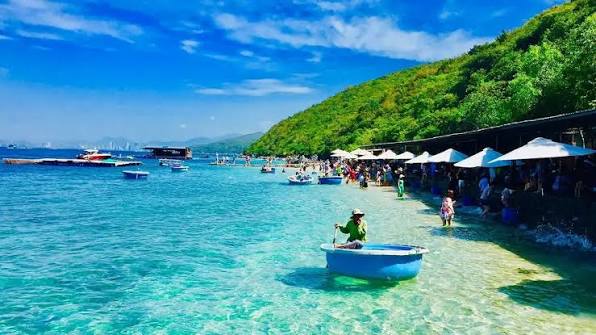 Dịch Vụ Quay Film Chuyên Nghiệp Tại Nha Trang